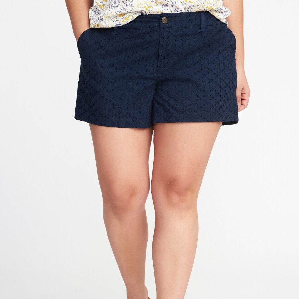 Mid-Rise Everyday Eyelet Shorts